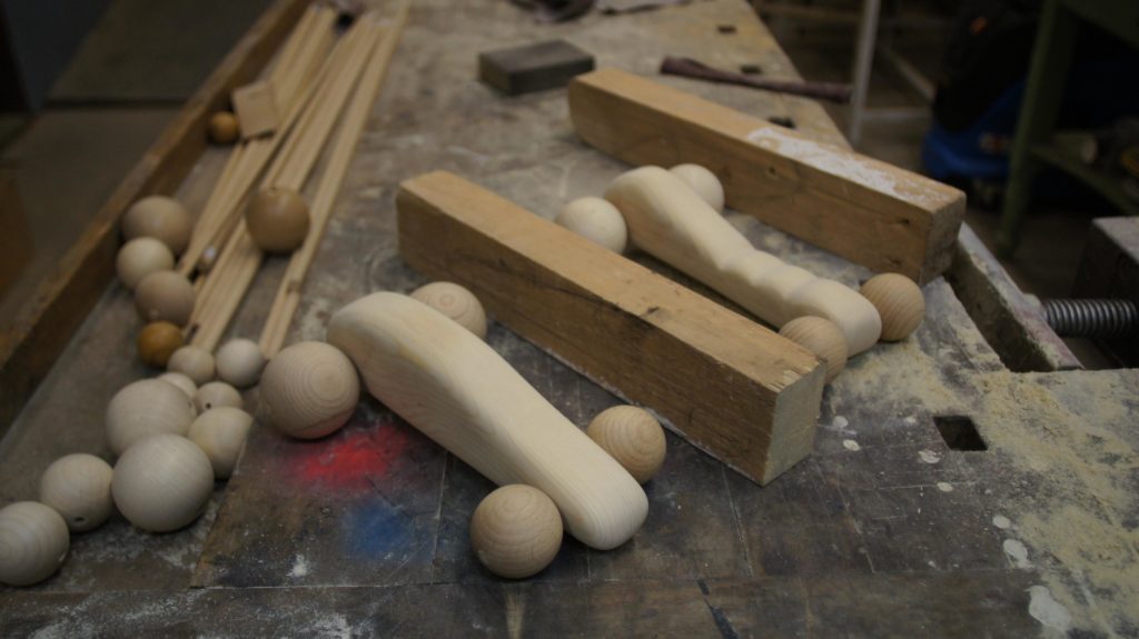 výroba hráček ze dřeva